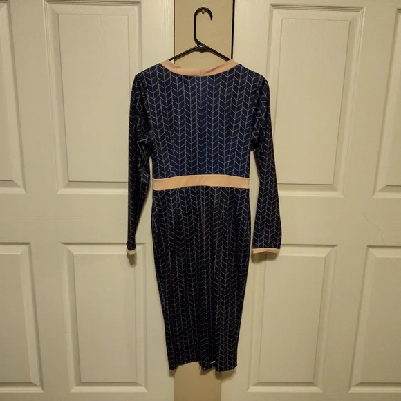 Button Down Bodycon V Neck Sexy Geometric Design Long Sleeve Midi Dress - Picture 4 of 4